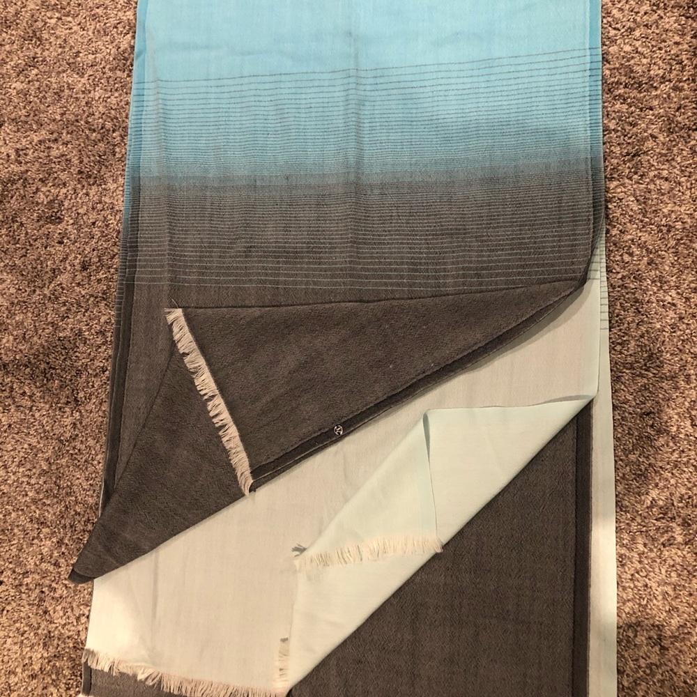 Lululemon Love And Light Scarf